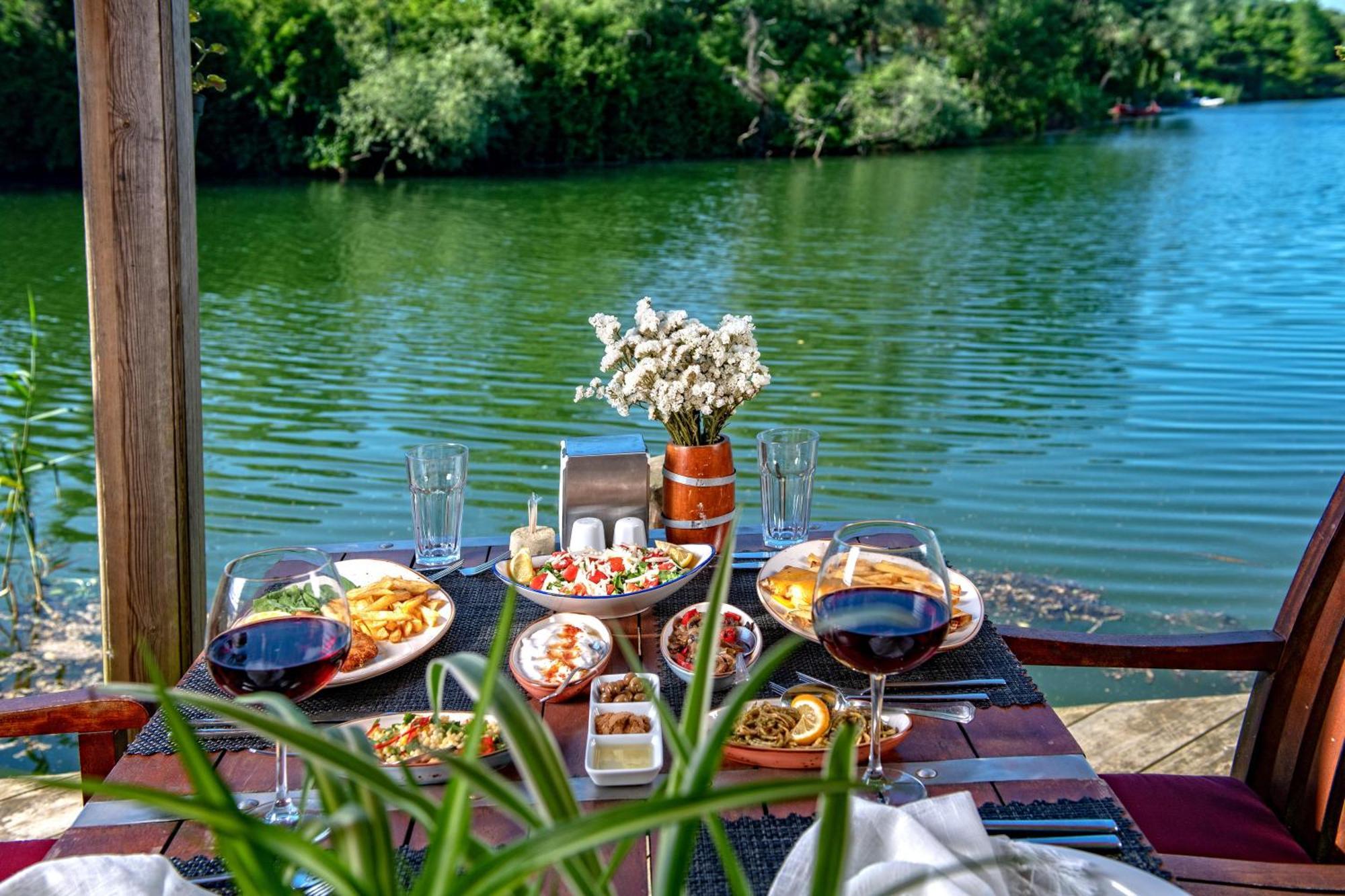 Wineport Lodge Agva Riverside Hotel & Winery Exterior foto